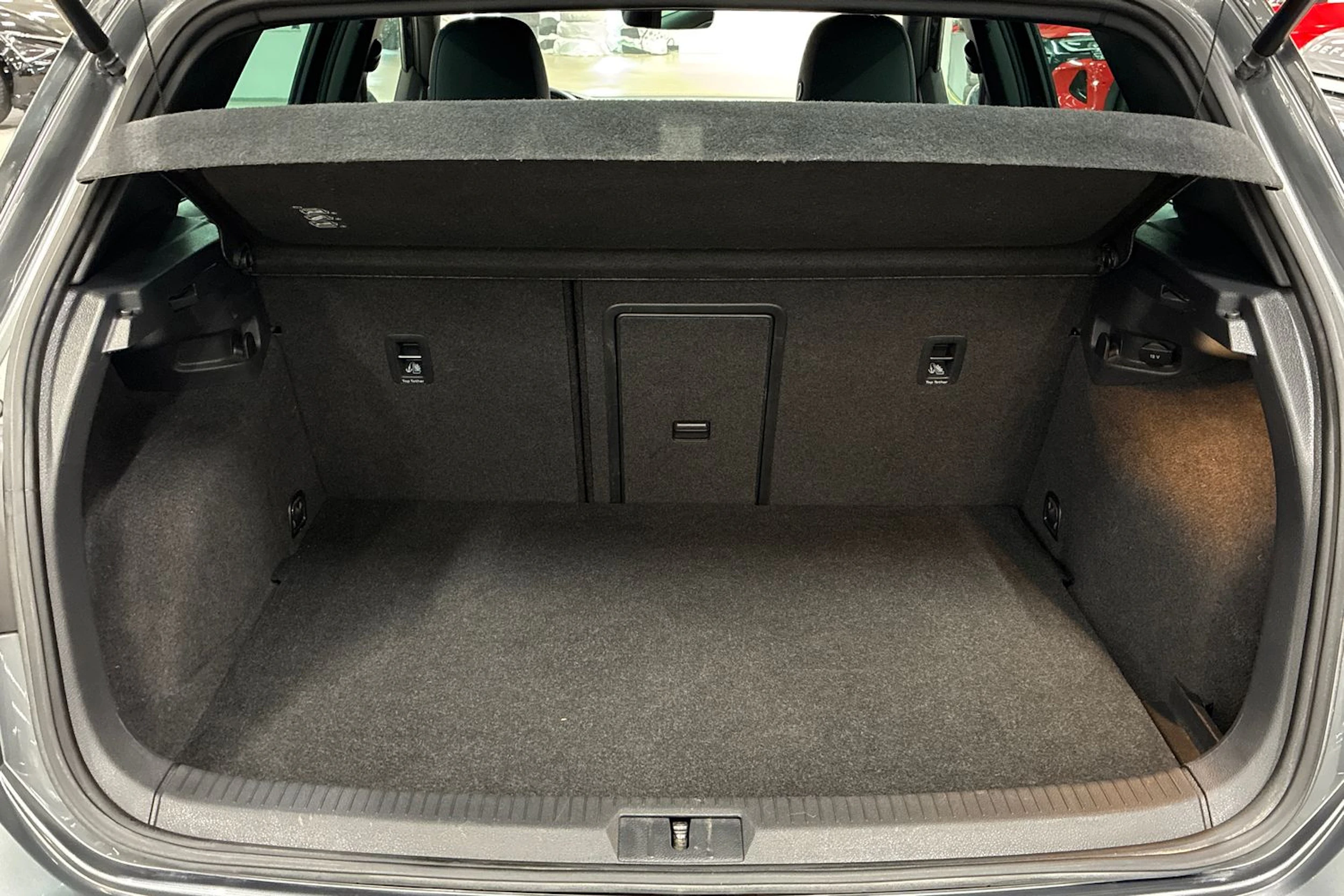 harmaa Volkswagen Golf 2017 kuva 27.