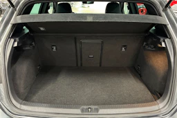 harmaa Volkswagen Golf 2017 kuva 27.