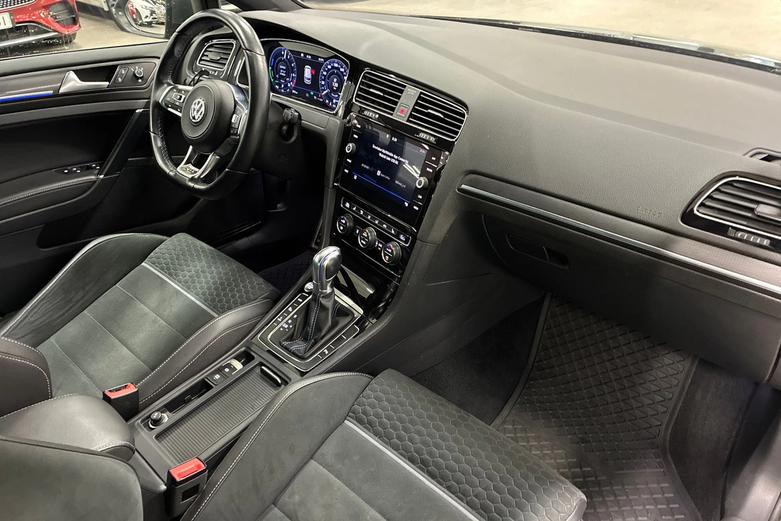 harmaa Volkswagen Golf 2017 kuva 29.