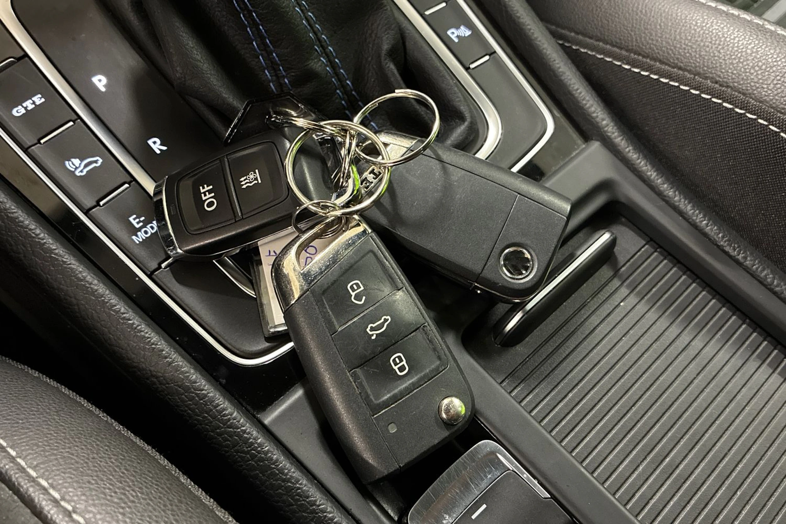 harmaa Volkswagen Golf 2017 kuva 30.