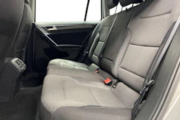 harmaa Volkswagen Golf 2017 kuva 8.