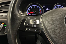 harmaa Volkswagen Golf 2017 kuva 13.