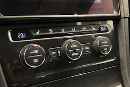 harmaa Volkswagen Golf 2017 kuva 18.