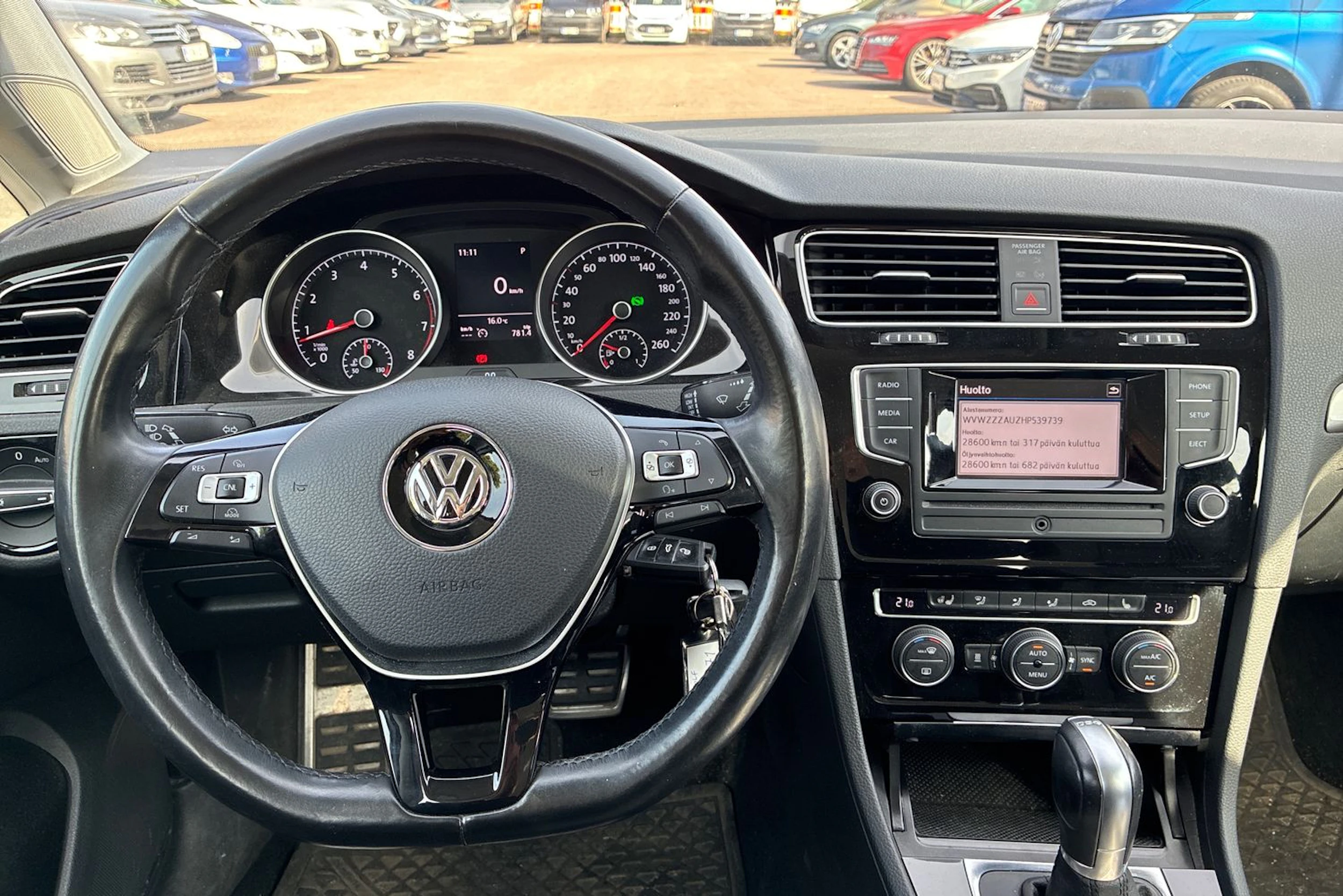 harmaa Volkswagen Golf 2017 kuva 4.