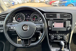harmaa Volkswagen Golf 2017 kuva 4.