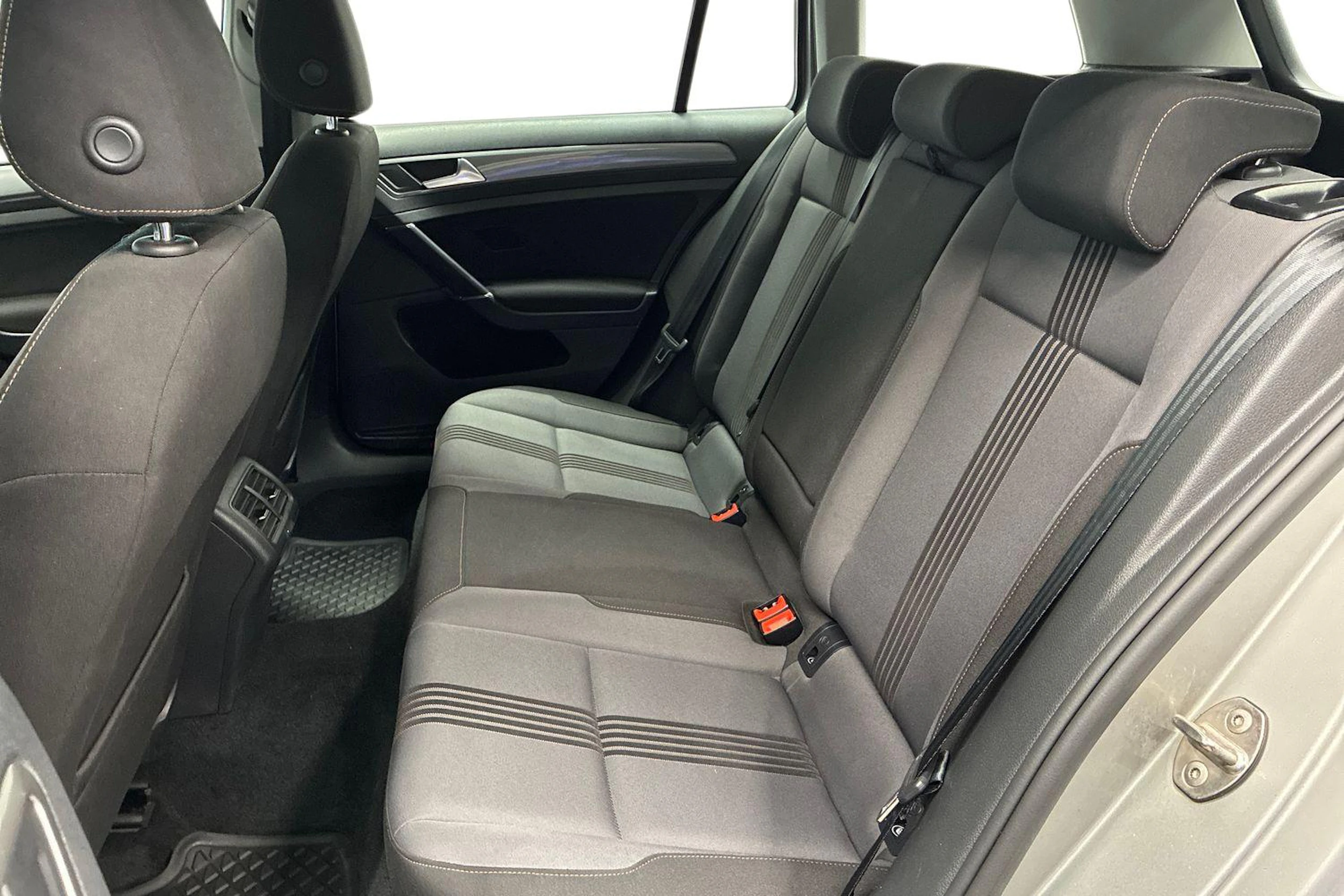 harmaa Volkswagen Golf 2017 kuva 8.
