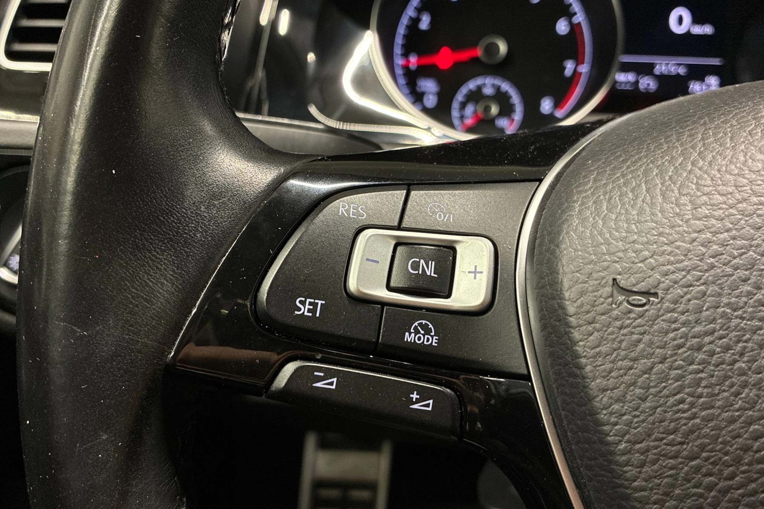 harmaa Volkswagen Golf 2017 kuva 14.