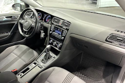 harmaa Volkswagen Golf 2017 kuva 27.
