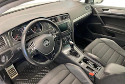 Valkoinen Volkswagen GOLF 2017 kuva 6.