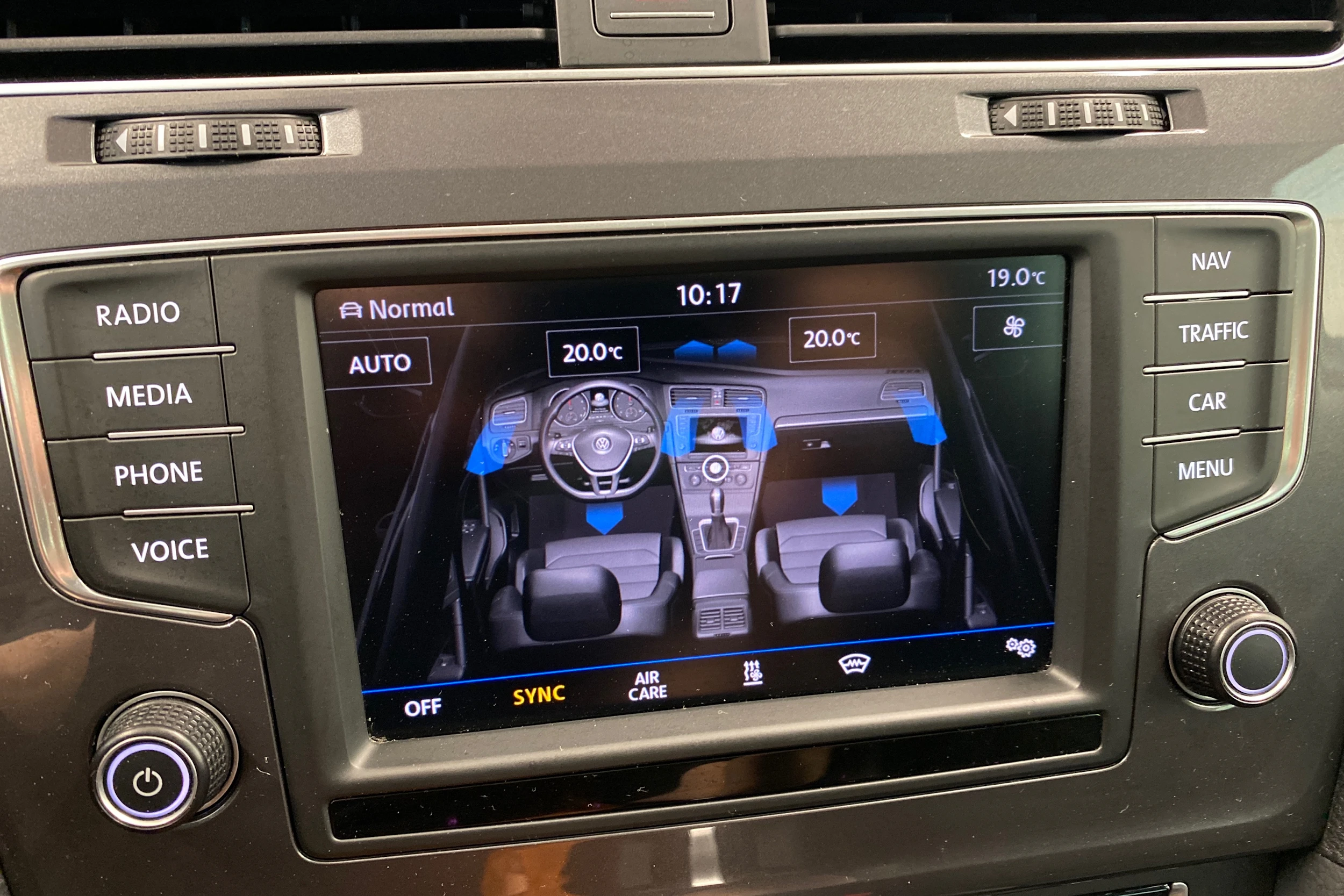 Valkoinen Volkswagen GOLF 2017 kuva 15.