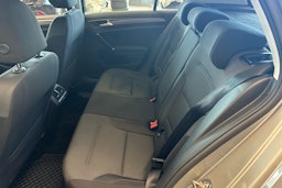 harmaa Volkswagen Golf 2017 kuva 8.