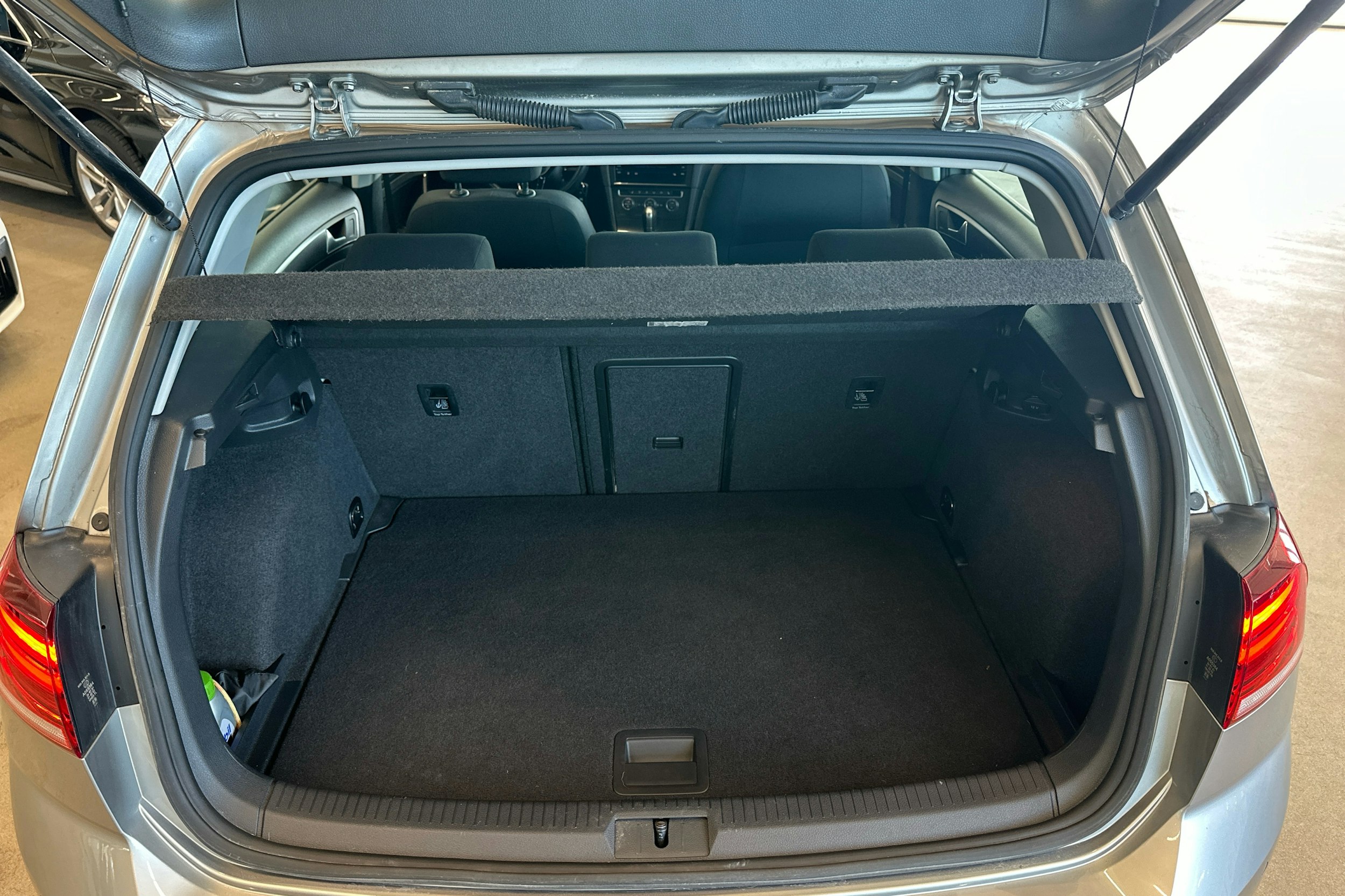 harmaa Volkswagen Golf 2017 kuva 12.