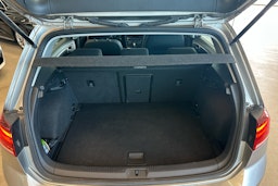 harmaa Volkswagen Golf 2017 kuva 12.