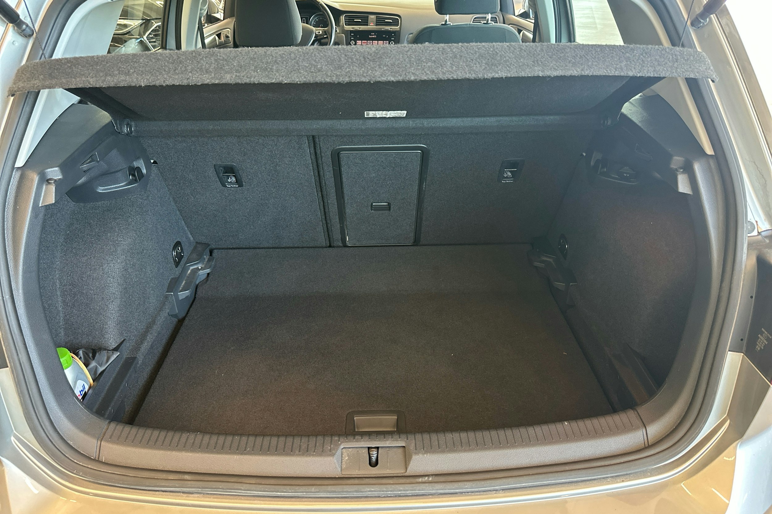 harmaa Volkswagen Golf 2017 kuva 13.