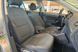 harmaa Volkswagen Golf 2017 kuva 14.