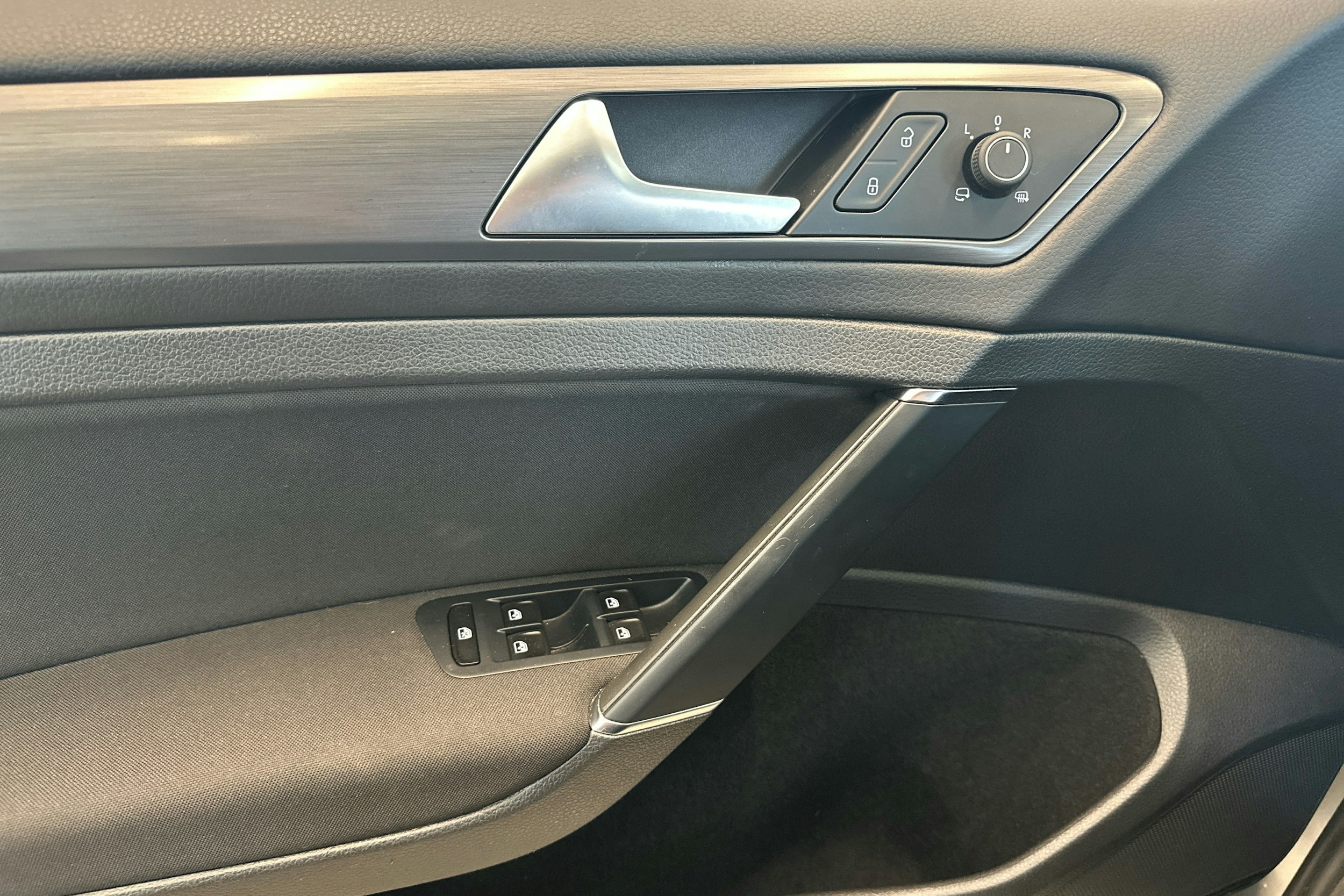harmaa Volkswagen Golf 2017 kuva 17.