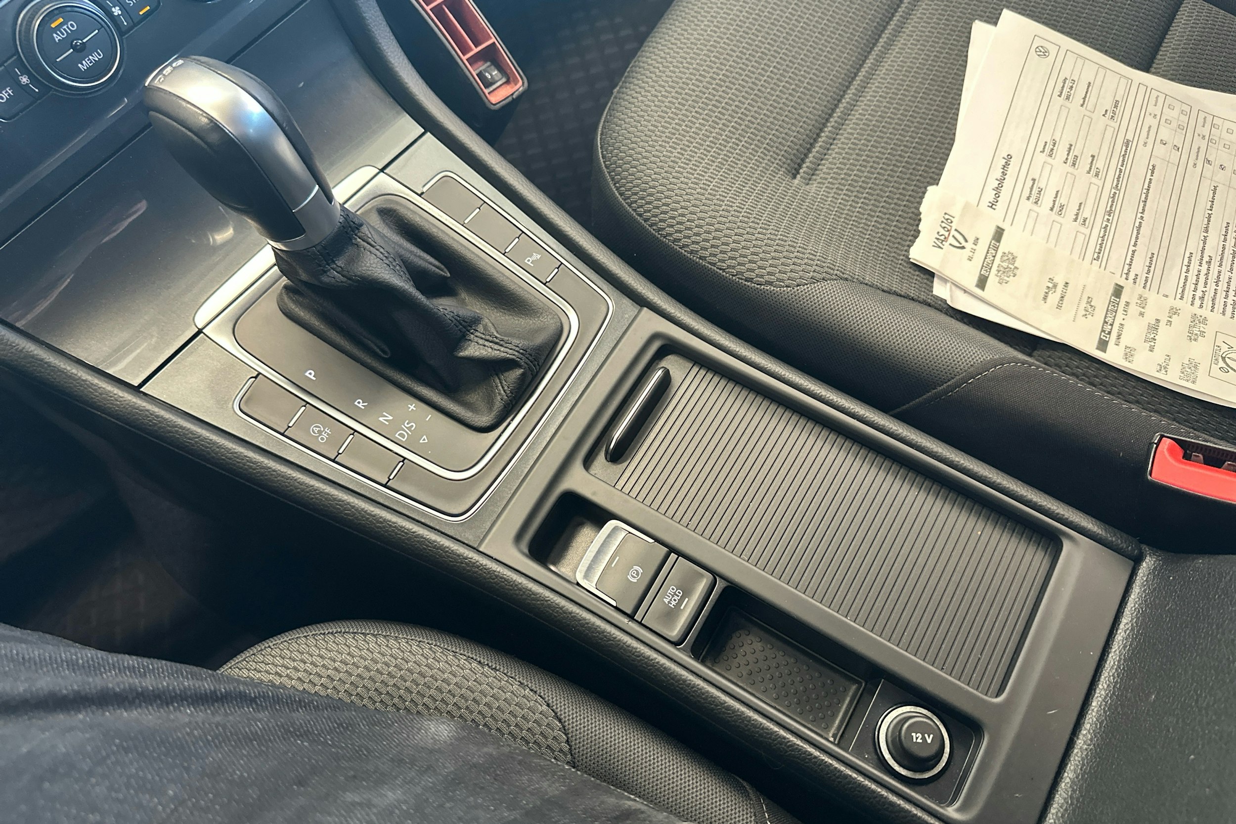 harmaa Volkswagen Golf 2017 kuva 29.