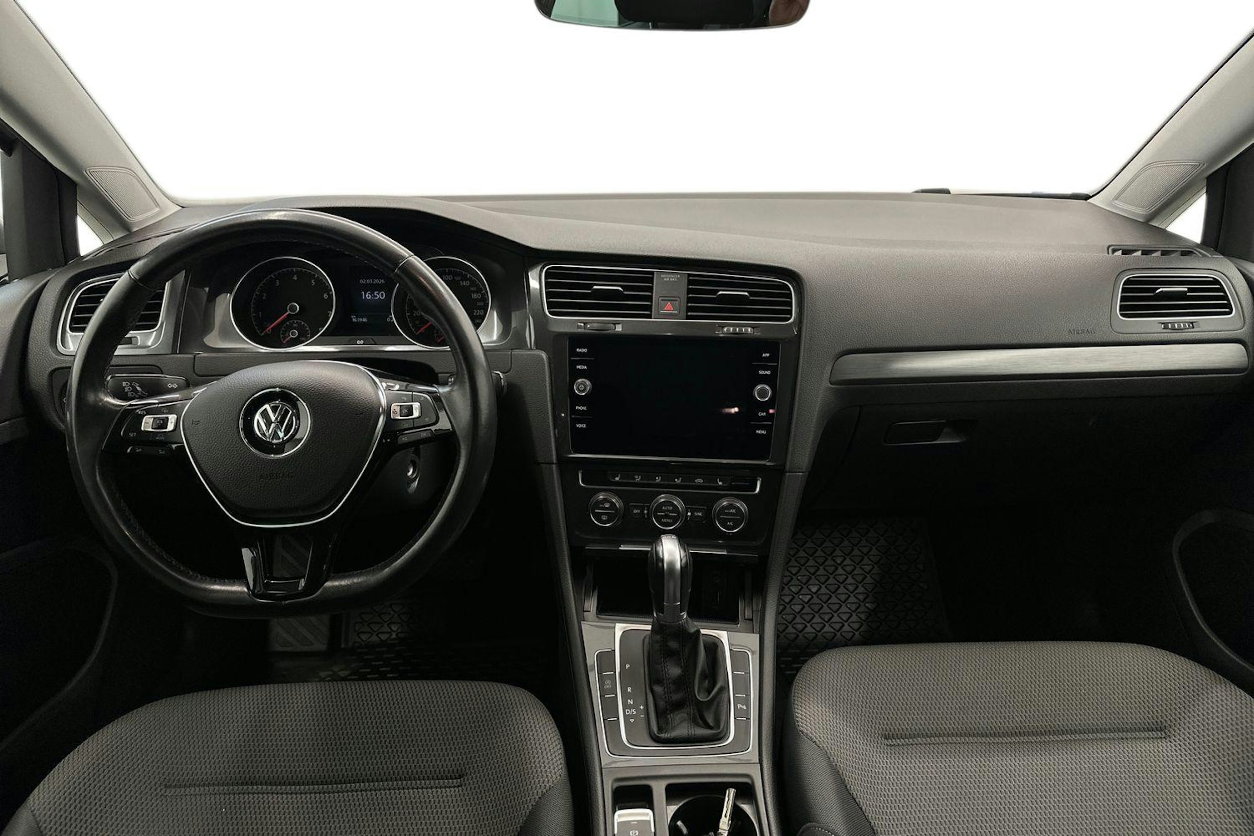 harmaa Volkswagen Golf 2017 kuva 10.