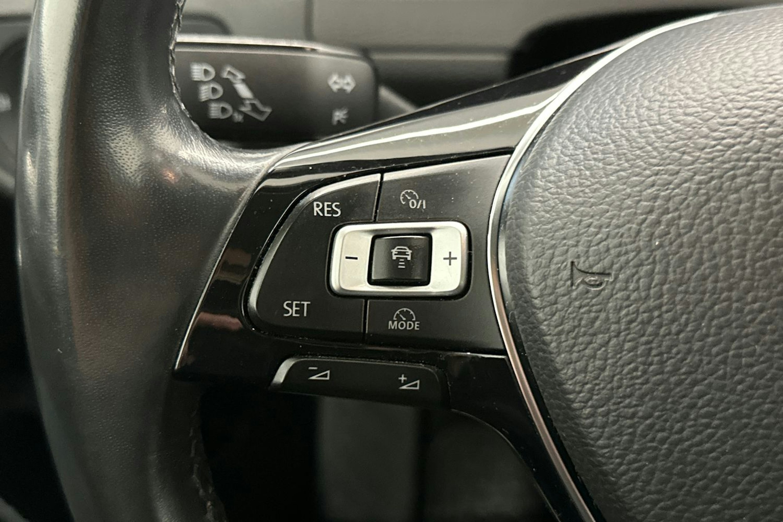 harmaa Volkswagen Golf 2017 kuva 14.