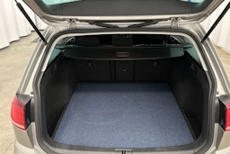 harmaa Volkswagen Golf 2017 kuva 24.