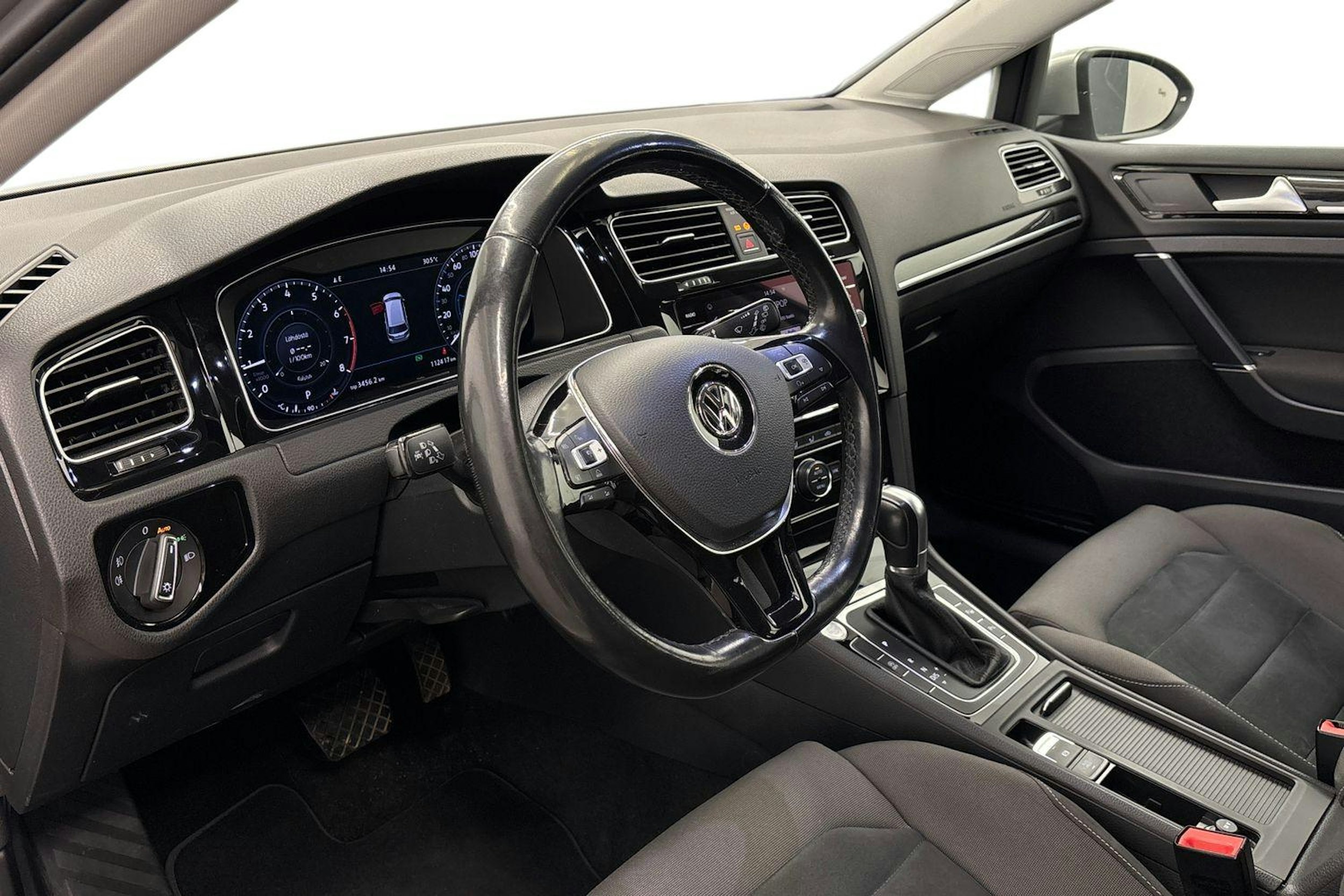 harmaa Volkswagen Golf 2017 kuva 3.