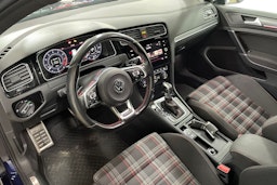 Sininen Volkswagen GOLF 2017 kuva 7.