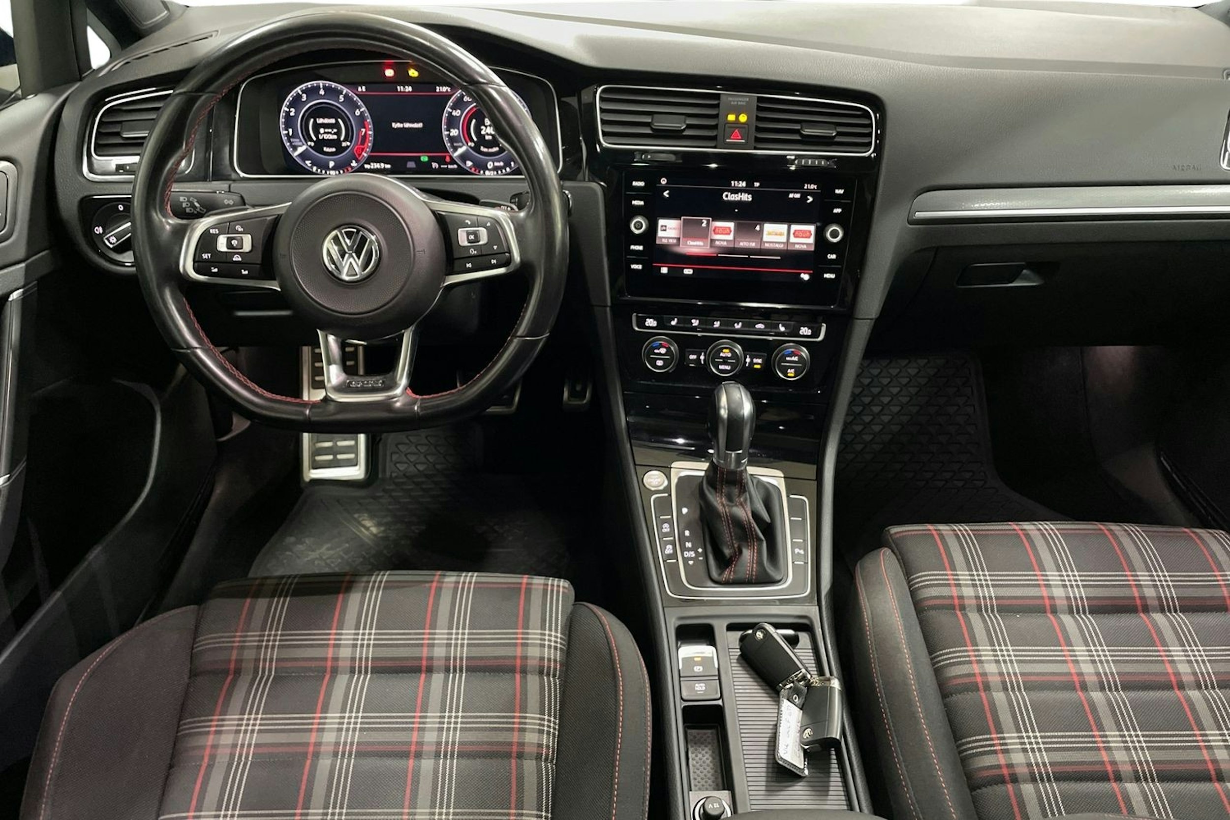 Sininen Volkswagen GOLF 2017 kuva 9.