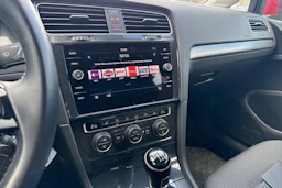 punainen Volkswagen Golf 2017 kuva 4.