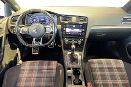 Musta Volkswagen GOLF 2017 kuva 9.