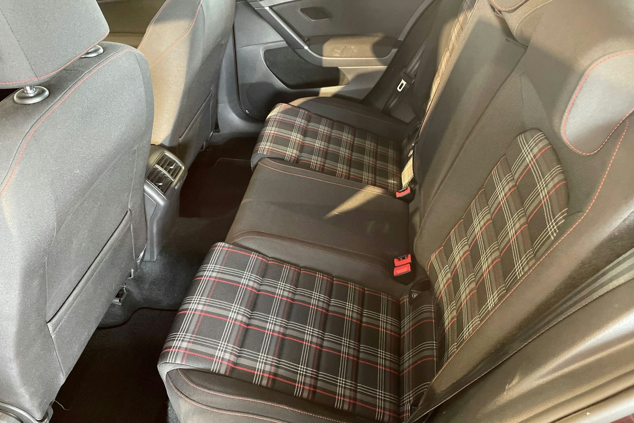 Musta Volkswagen GOLF 2017 kuva 10.