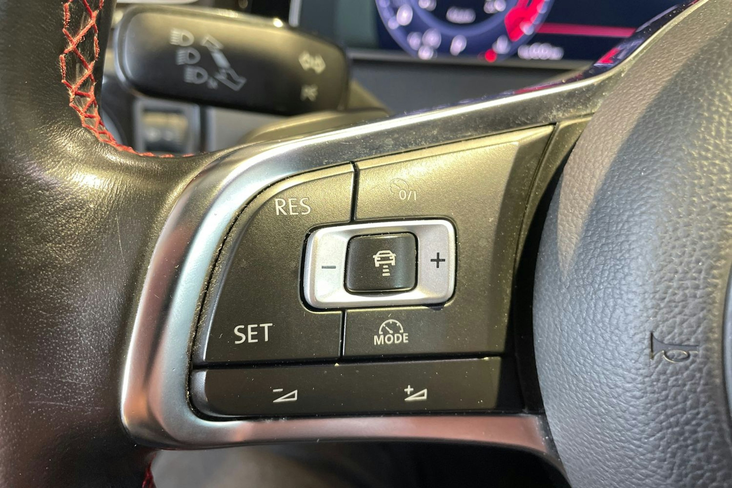 Musta Volkswagen GOLF 2017 kuva 15.