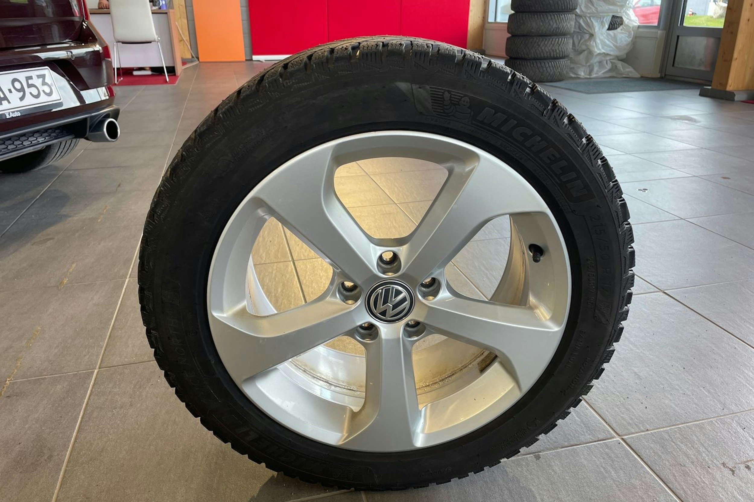 Musta Volkswagen GOLF 2017 kuva 19.