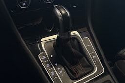 musta Volkswagen Golf 2017 kuva 25.