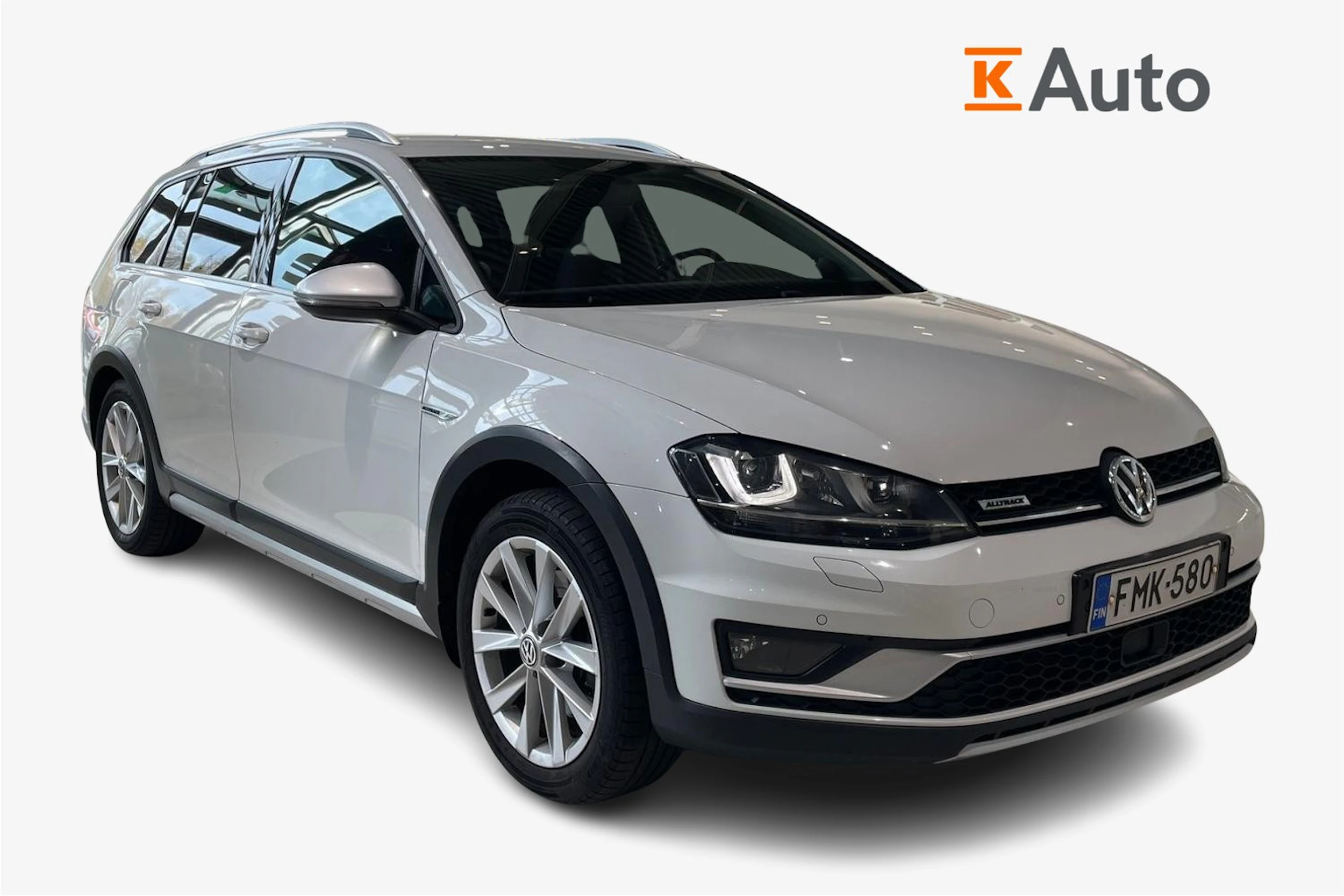 valkoinen Volkswagen Golf 2017 kuva 1.
