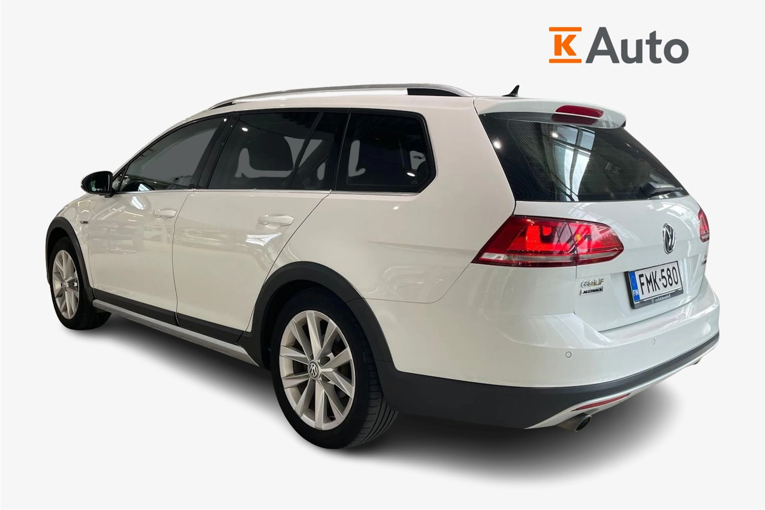 valkoinen Volkswagen Golf 2017 kuva 2.