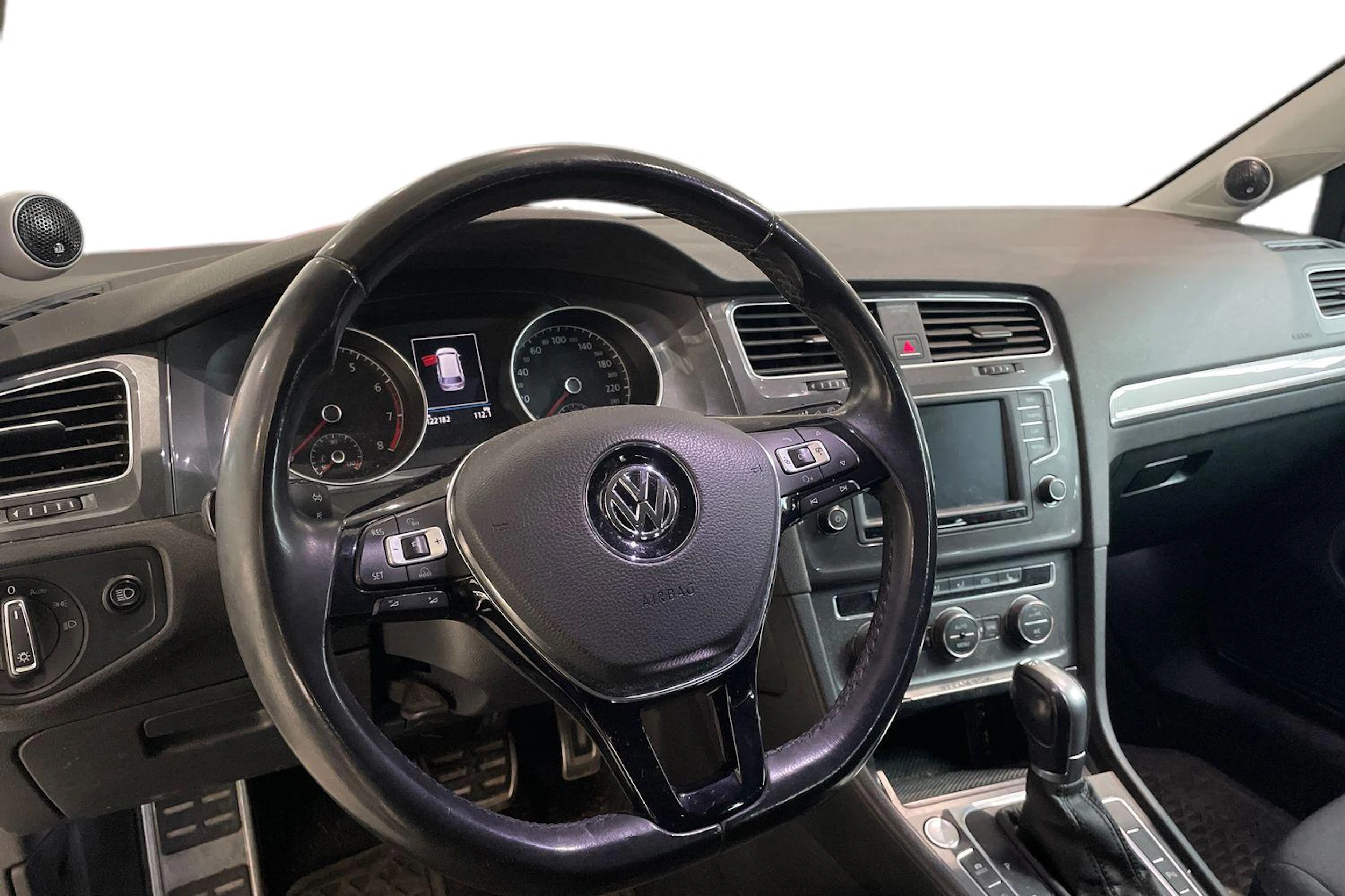 valkoinen Volkswagen Golf 2017 kuva 3.