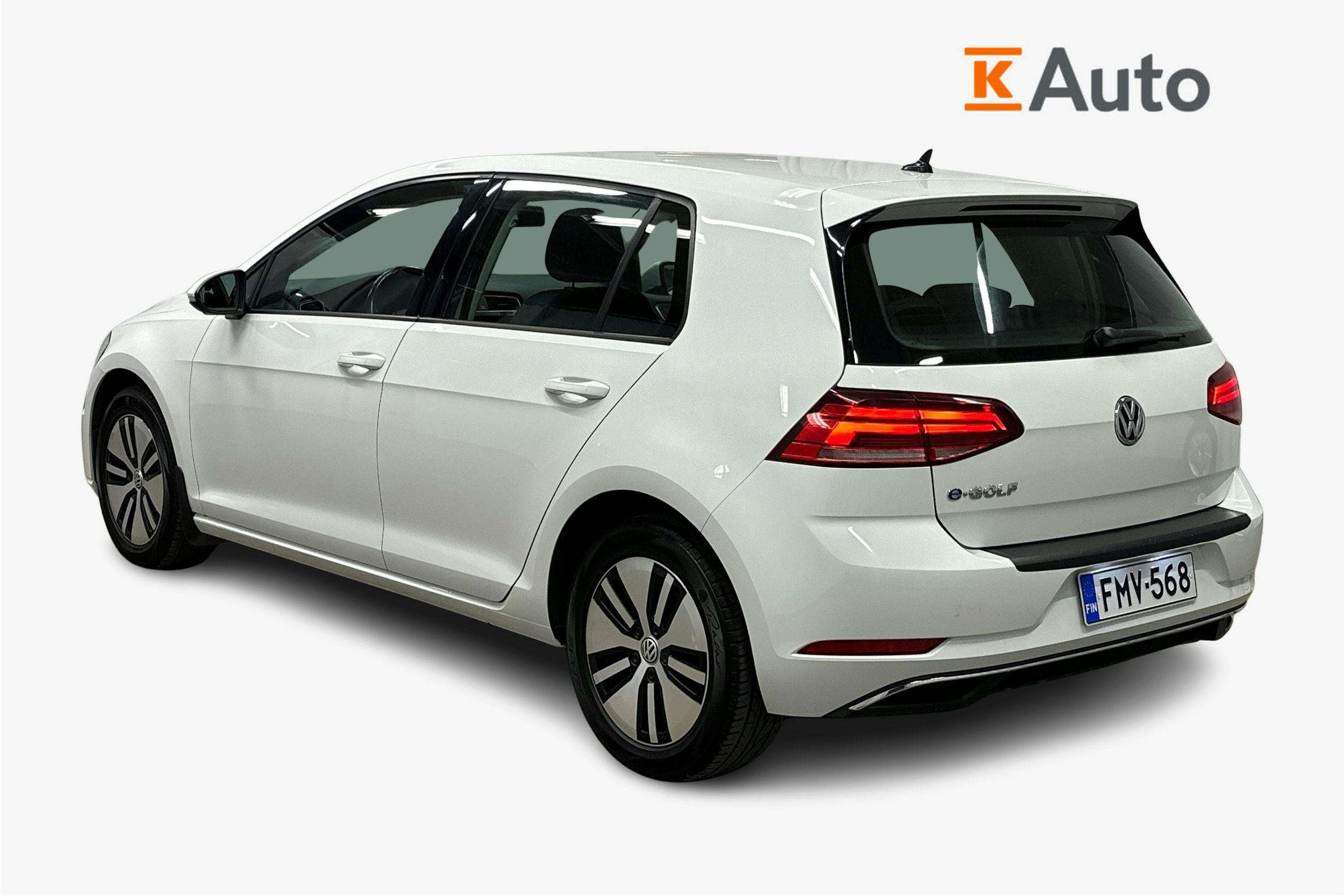 valkoinen Volkswagen Golf 2017 kuva 2.