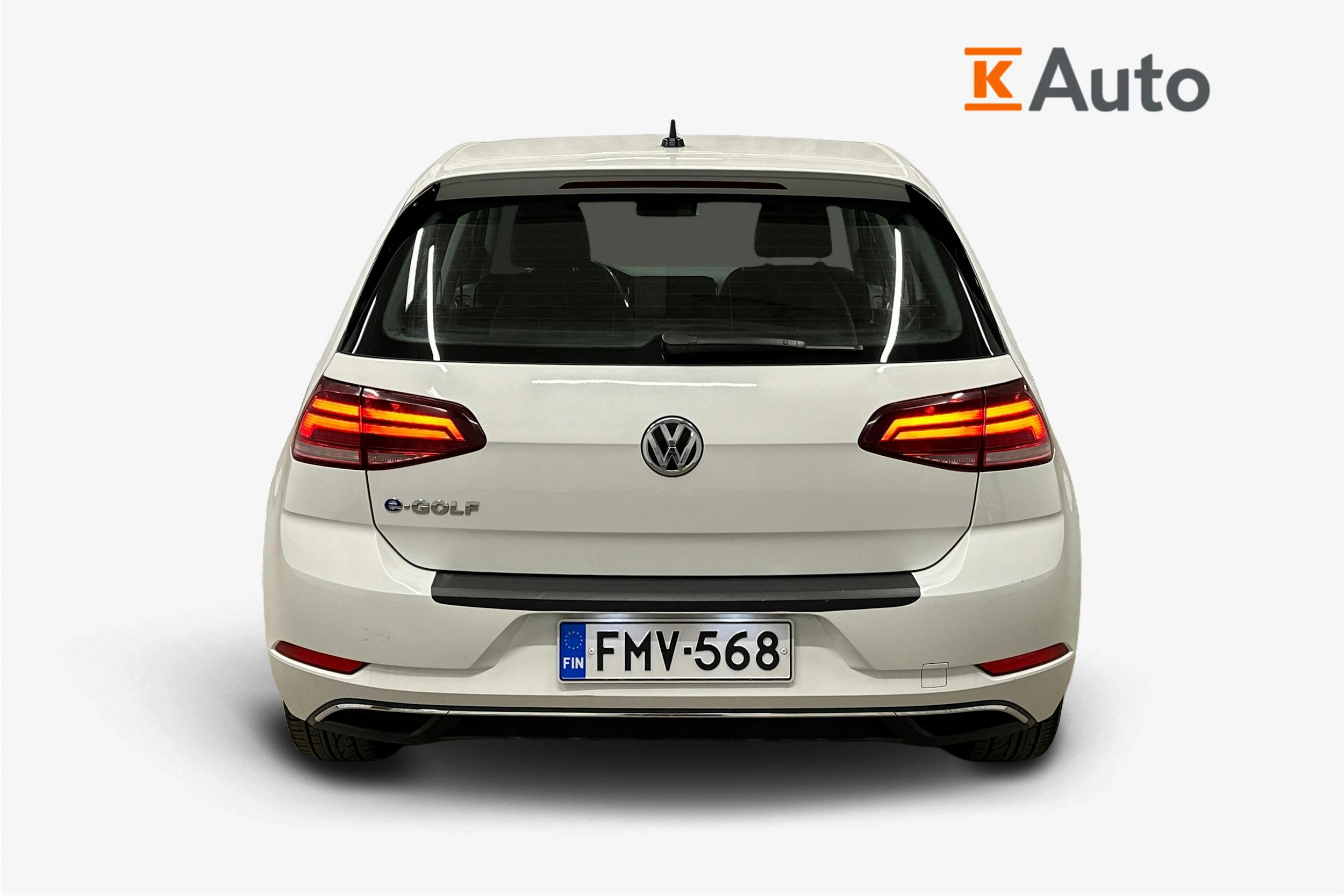 valkoinen Volkswagen Golf 2017 kuva 3.