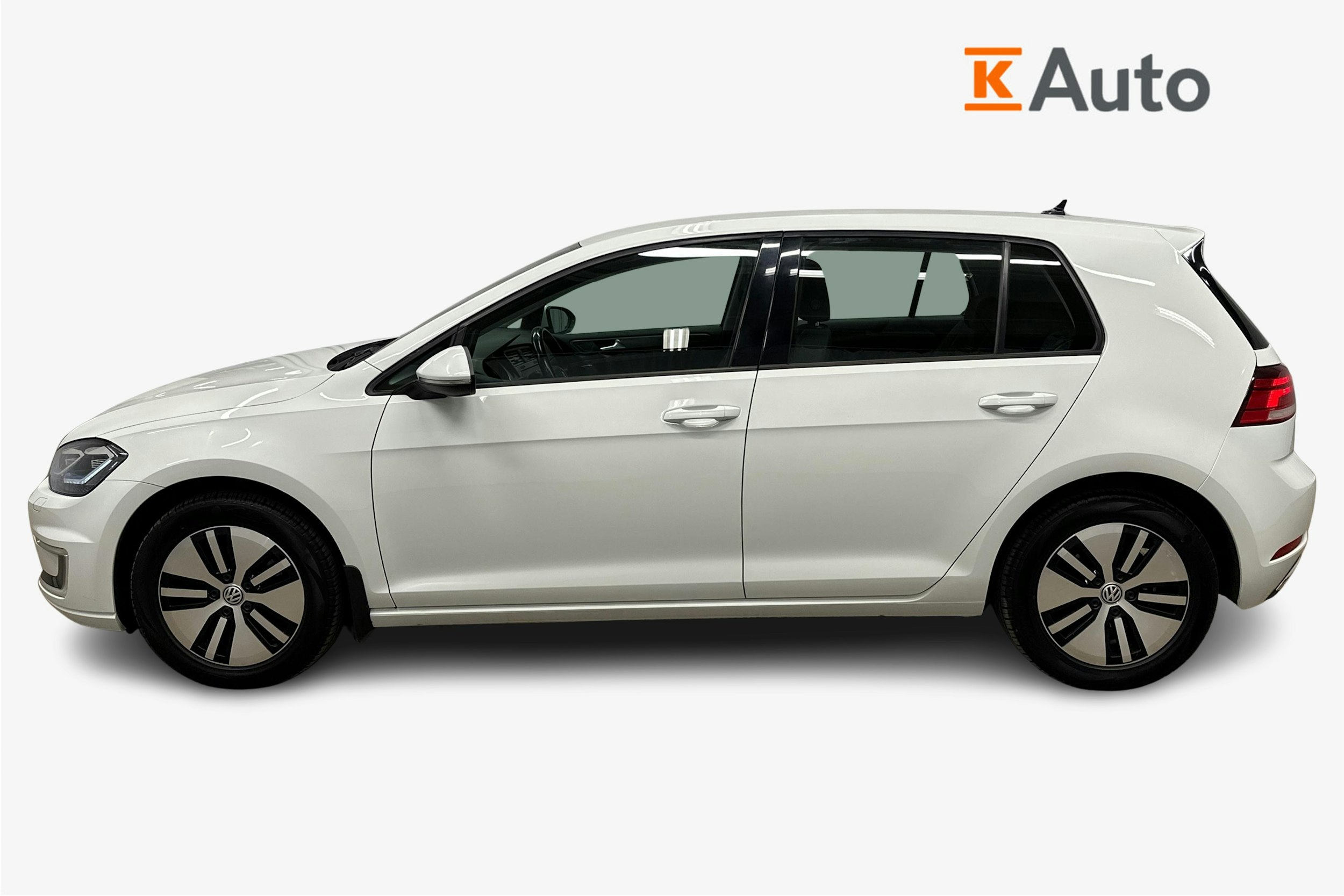 valkoinen Volkswagen Golf 2017 kuva 6.