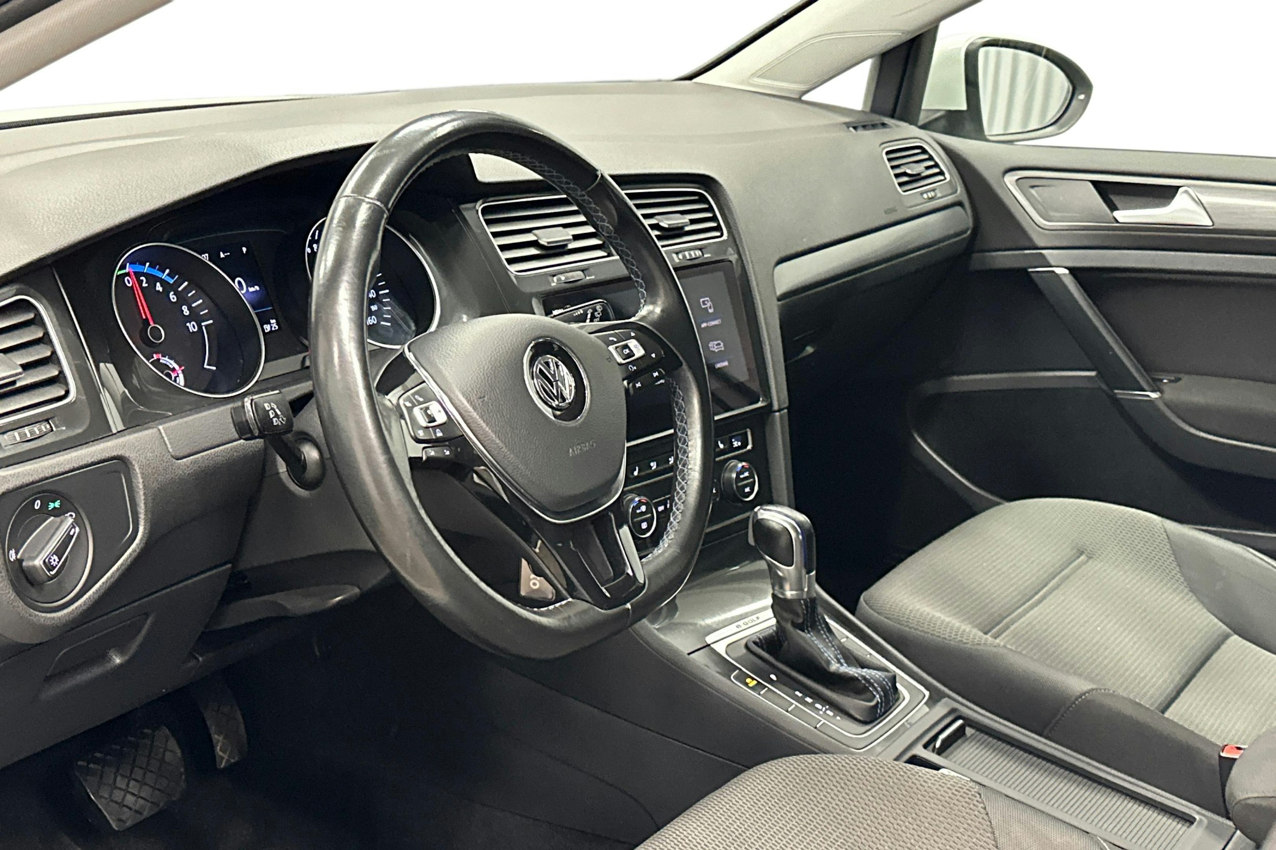 valkoinen Volkswagen Golf 2017 kuva 7.