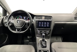 valkoinen Volkswagen Golf 2017 kuva 9.