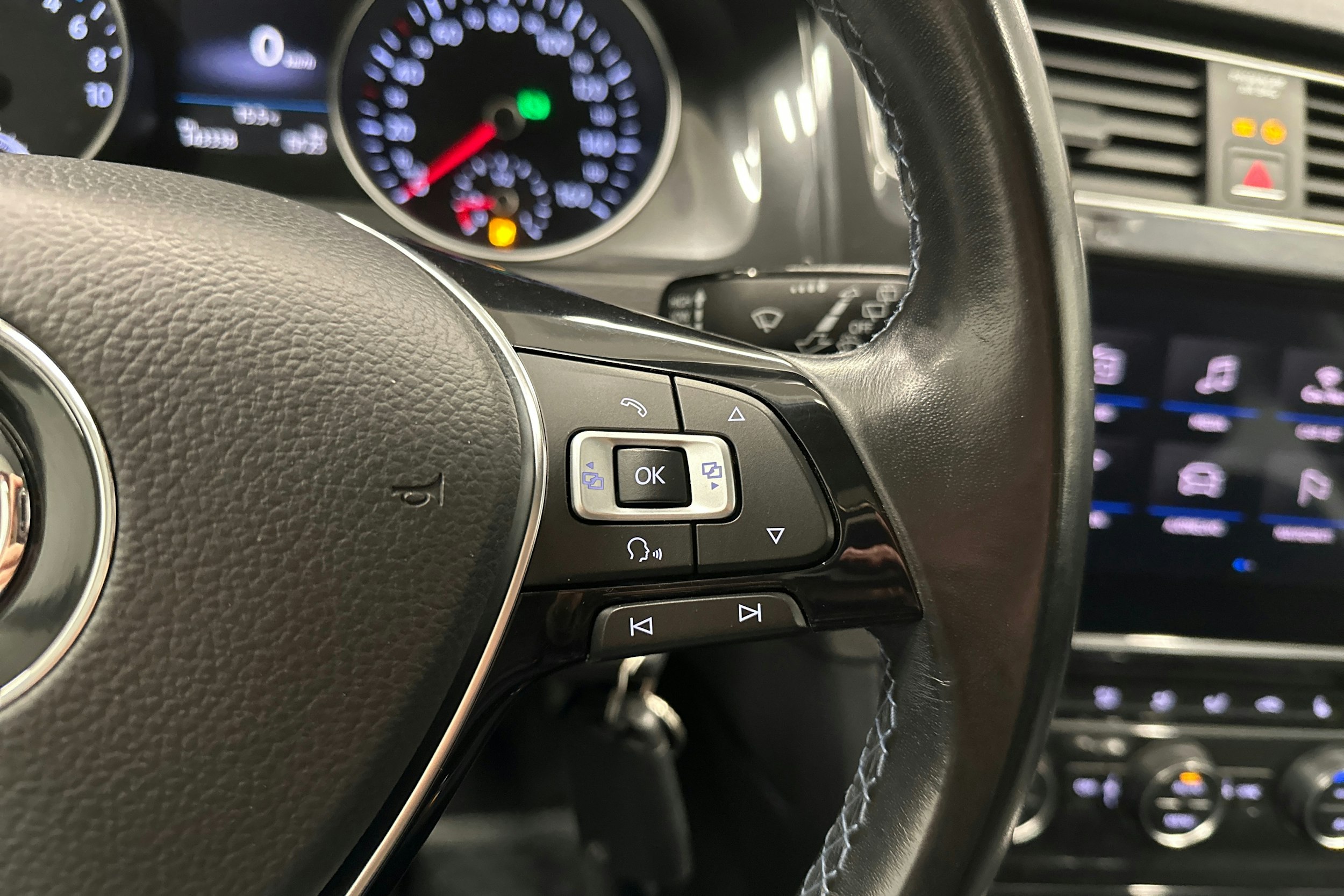 valkoinen Volkswagen Golf 2017 kuva 15.