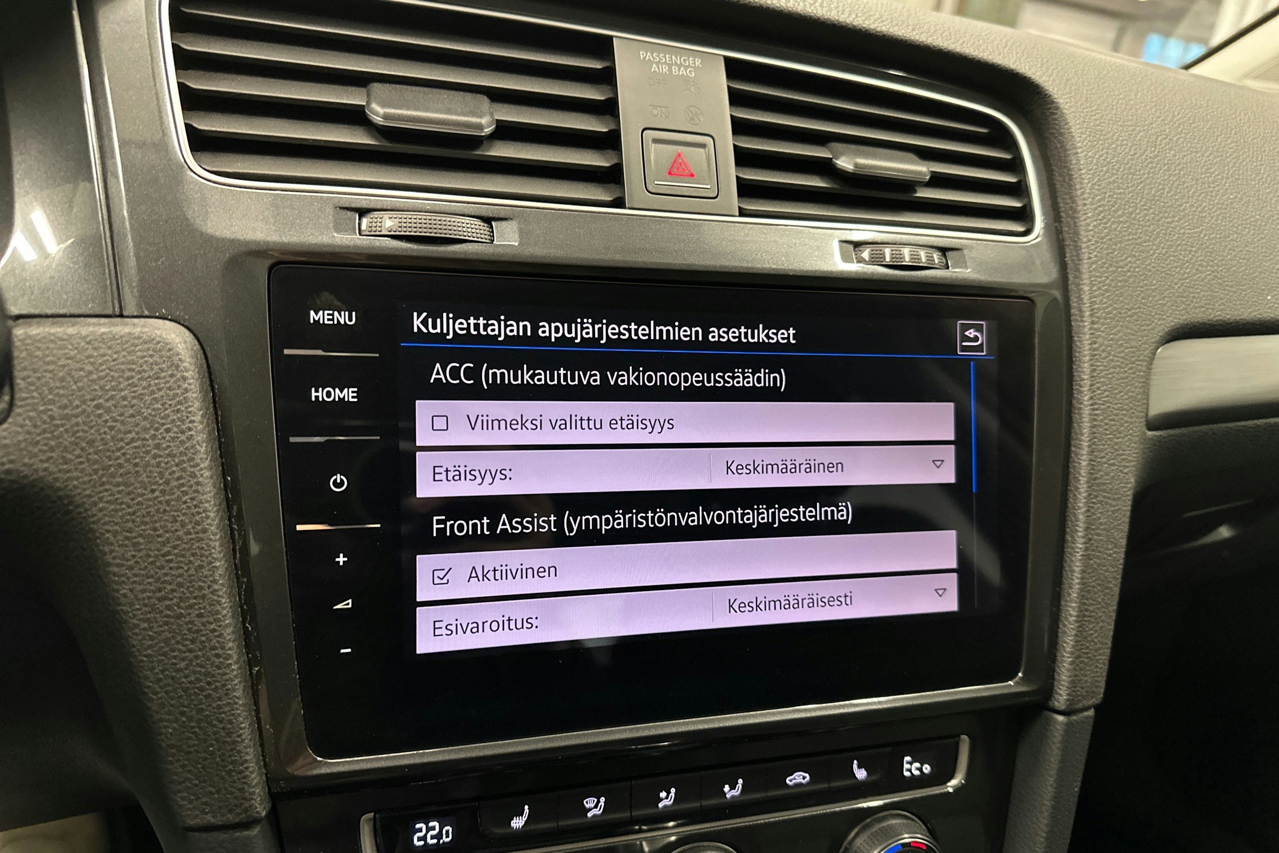 valkoinen Volkswagen Golf 2017 kuva 22.