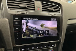 valkoinen Volkswagen Golf 2017 kuva 24.