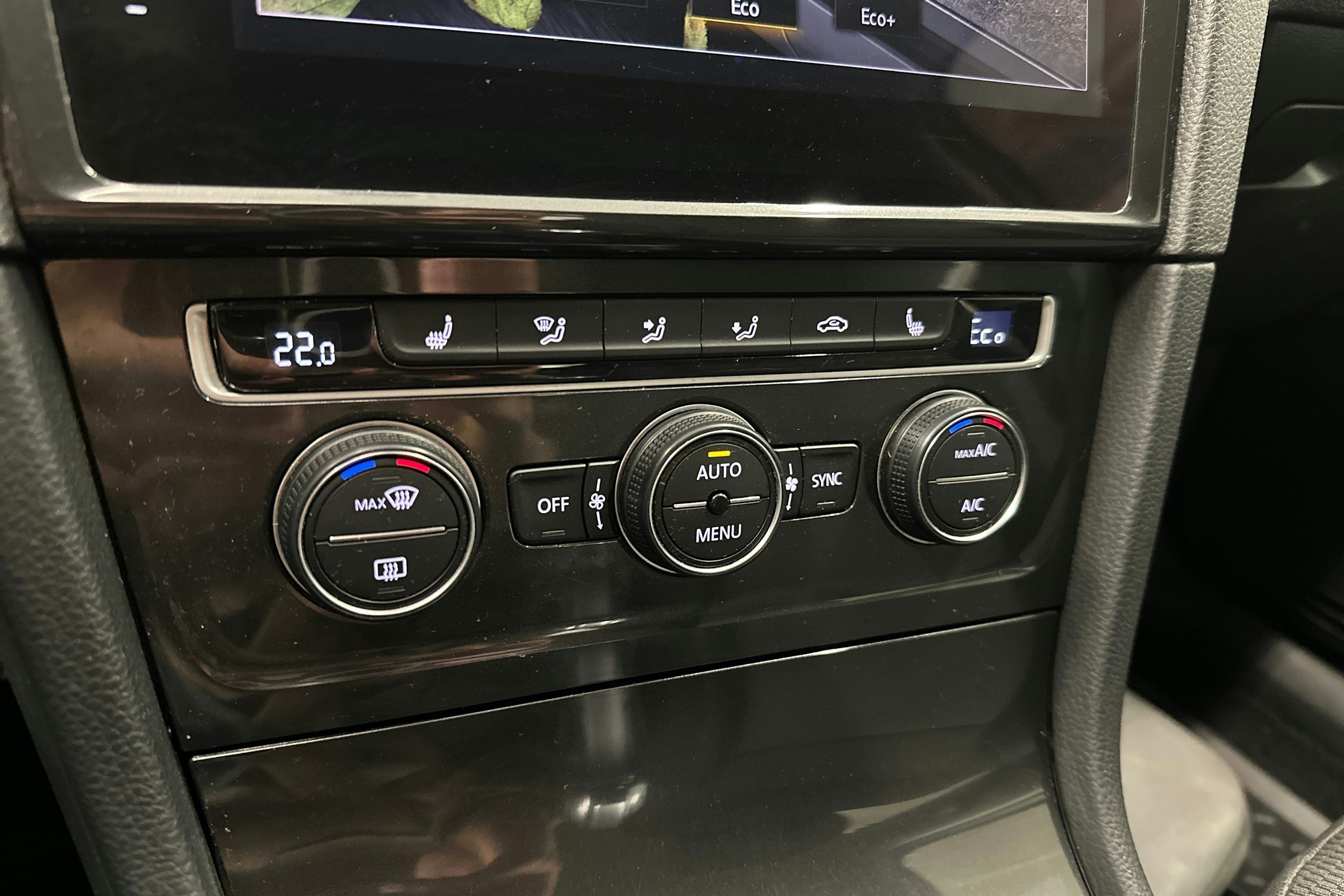 valkoinen Volkswagen Golf 2017 kuva 25.