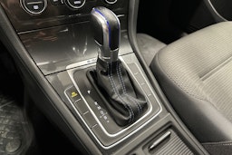 valkoinen Volkswagen Golf 2017 kuva 26.