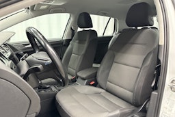 valkoinen Volkswagen Golf 2017 kuva 27.