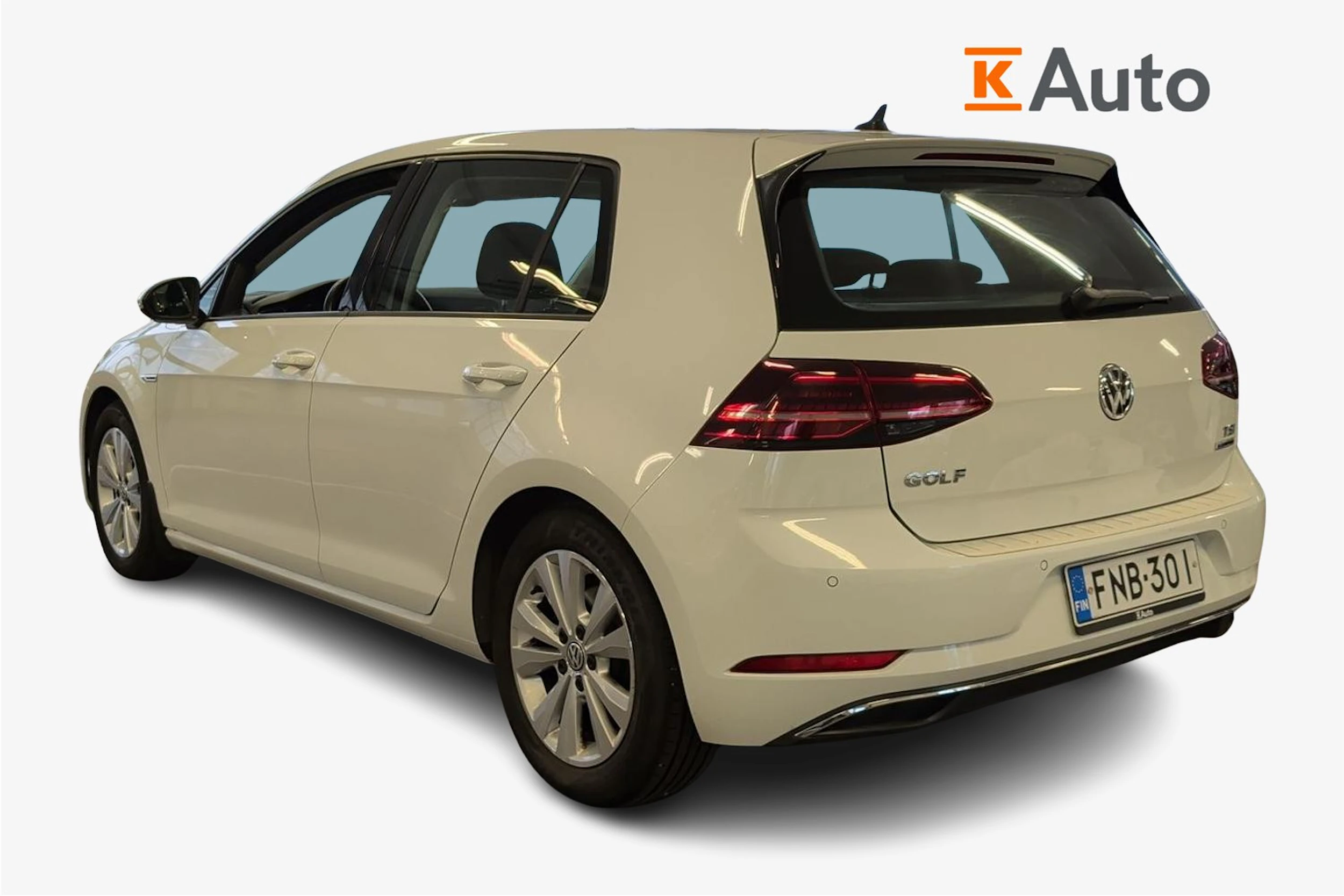 valkoinen Volkswagen Golf 2017 kuva 2.