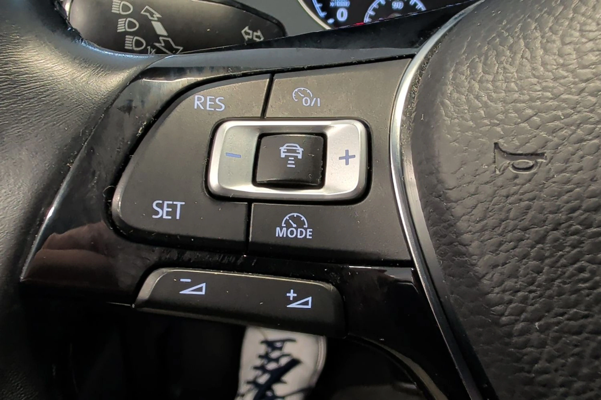valkoinen Volkswagen Golf 2017 kuva 17.