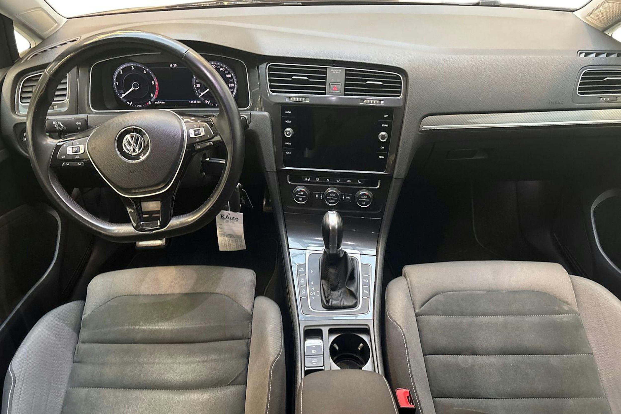 punainen Volkswagen Golf 2017 kuva 7.